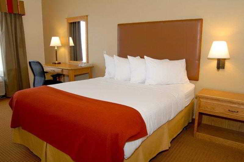 Best Western Wapakoneta Inn Room photo