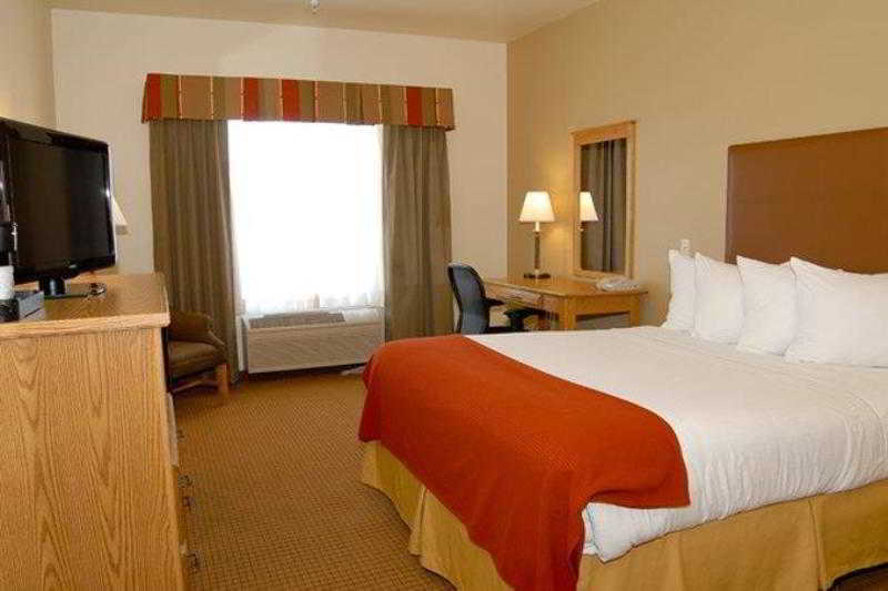Best Western Wapakoneta Inn Room photo